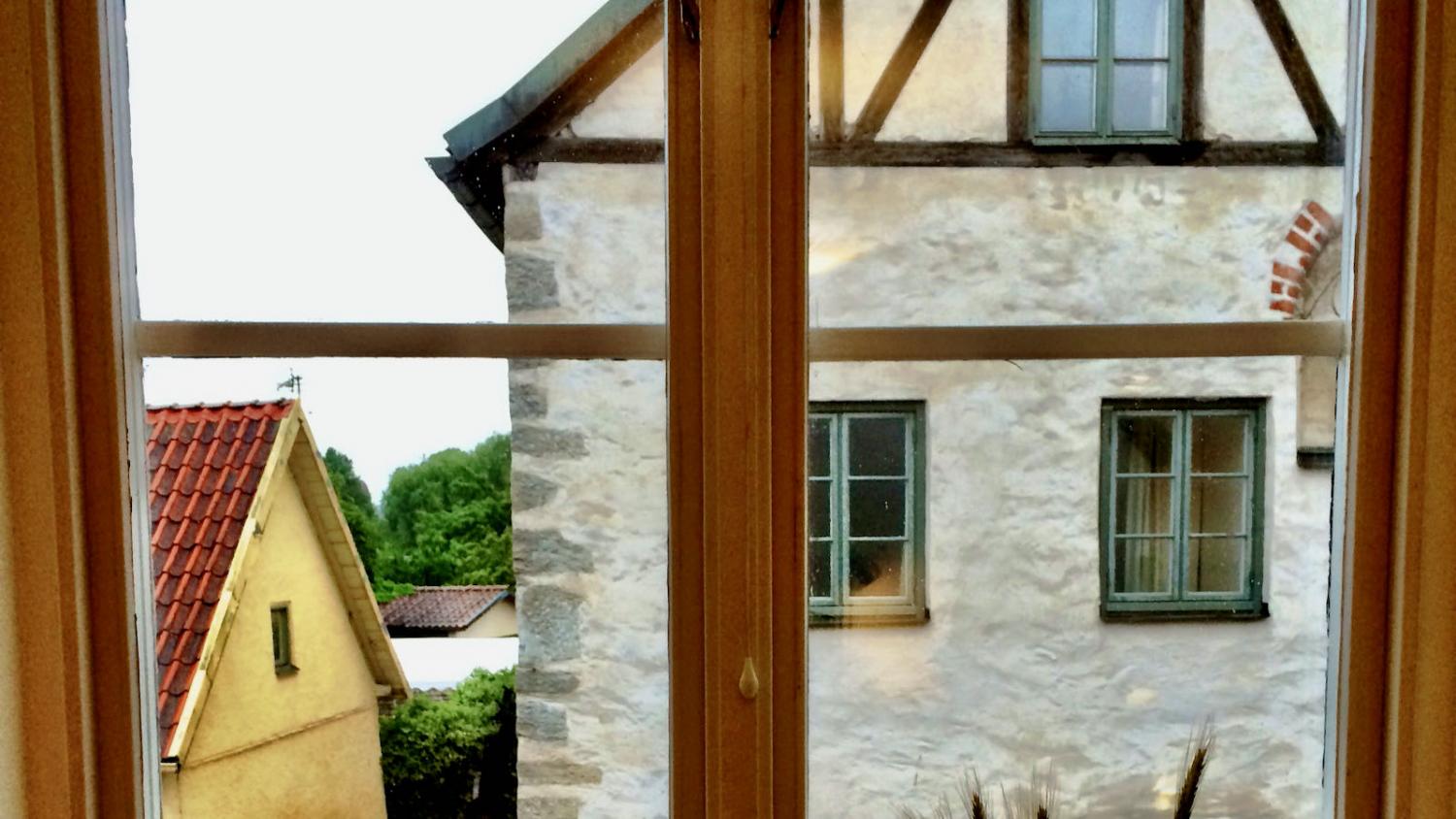 Boka 2025 - 3 rok på Strandgatan precis intill Almedalen och Strand hotell