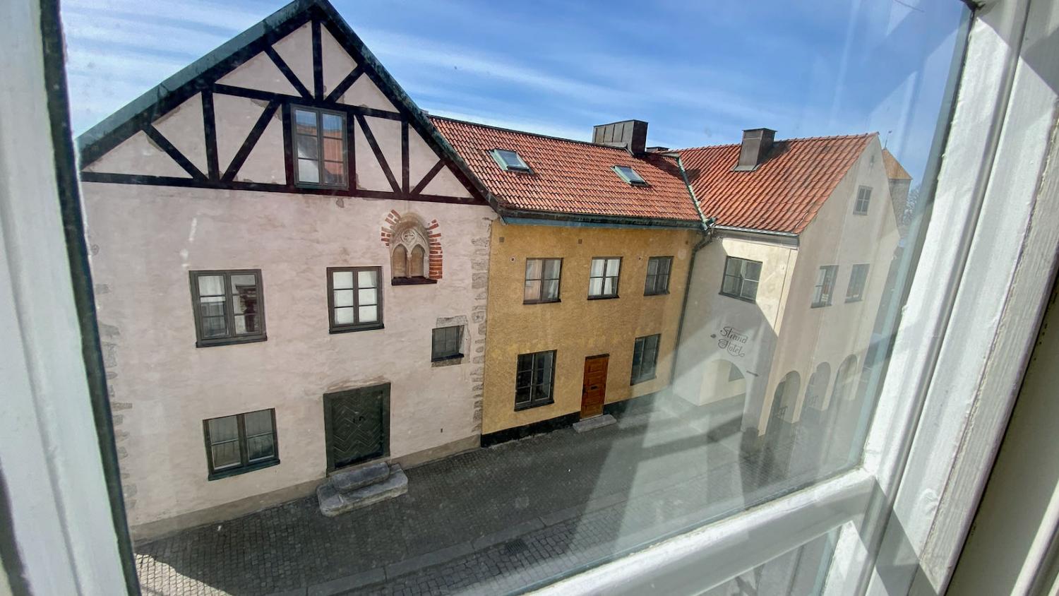 Boka 2025 - Vindsvåning på Strandgatan precis intill Almedalen