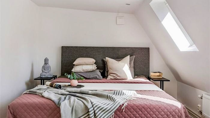 Boka 2025 - Medeltidsveckan, Lyxig bostadsrätt i separat gårdshus på Adelsgatan i Visby innerstad