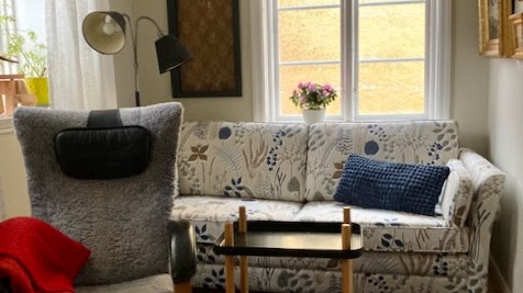Hus med mingel-trädgård på S:t Nikolaigatan, nära Almedalen.