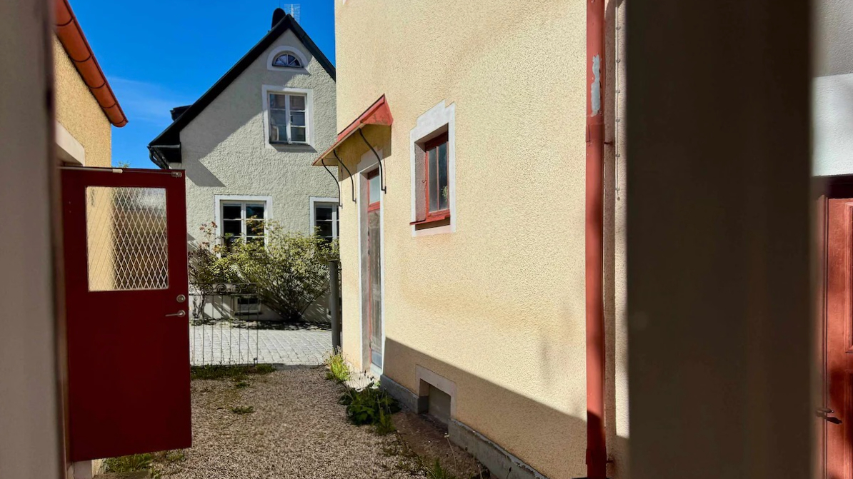 Boka 2027 - Mysigt gårdshus mitt i Visby innerstad