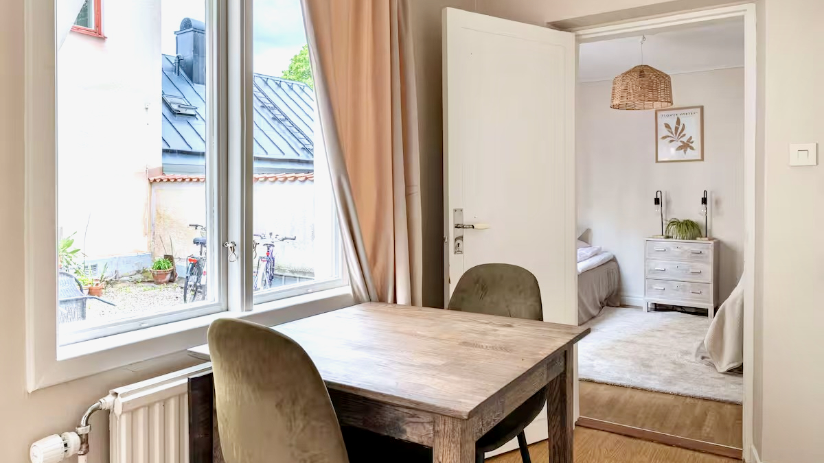 Boka 2027 - Mysigt gårdshus mitt i Visby innerstad