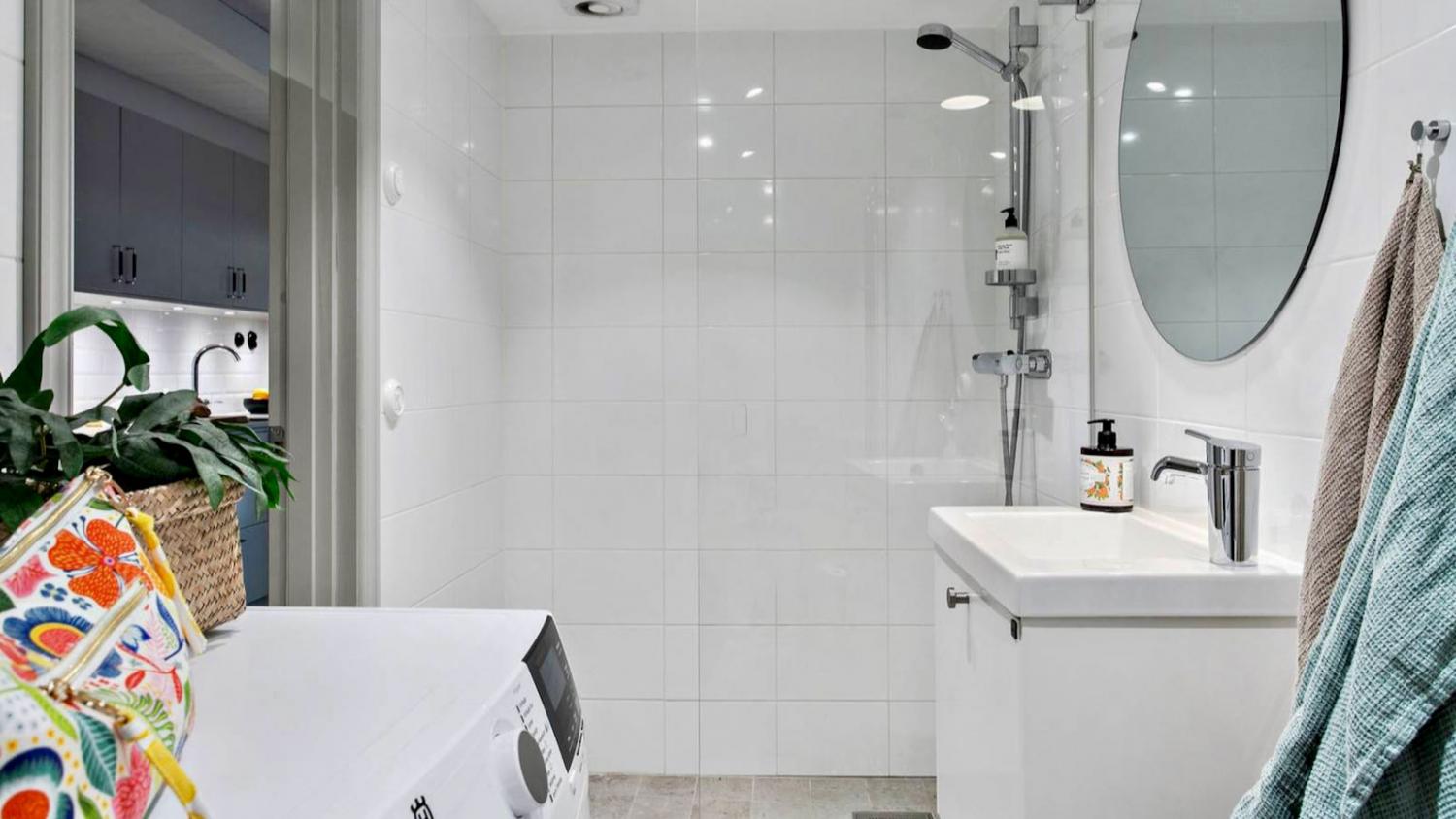 Boka 2026 - Nyrenoverat hus med egen uteplats, intill ringmuren