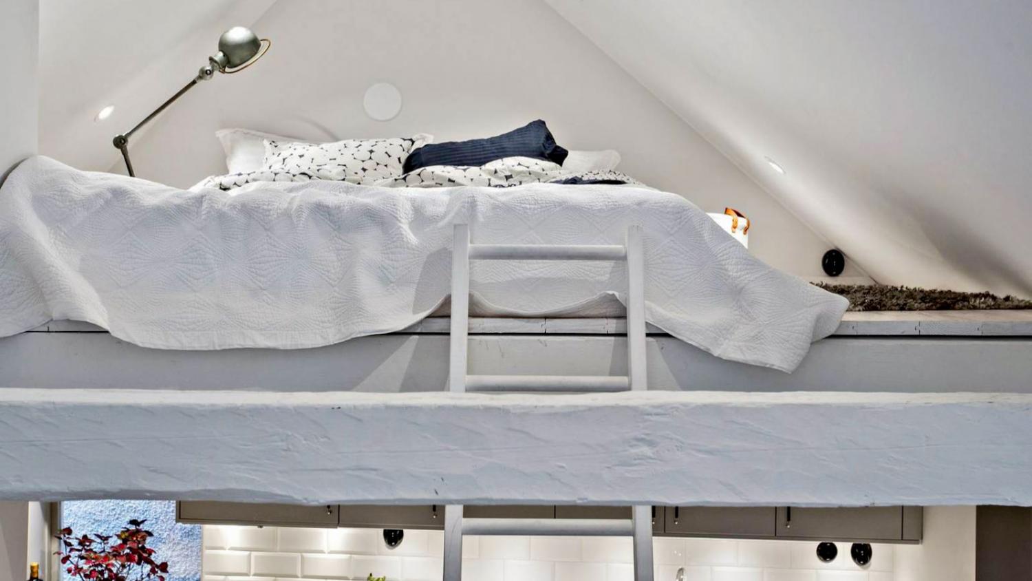 Boka 2026 - Nyrenoverat hus med egen uteplats, intill ringmuren