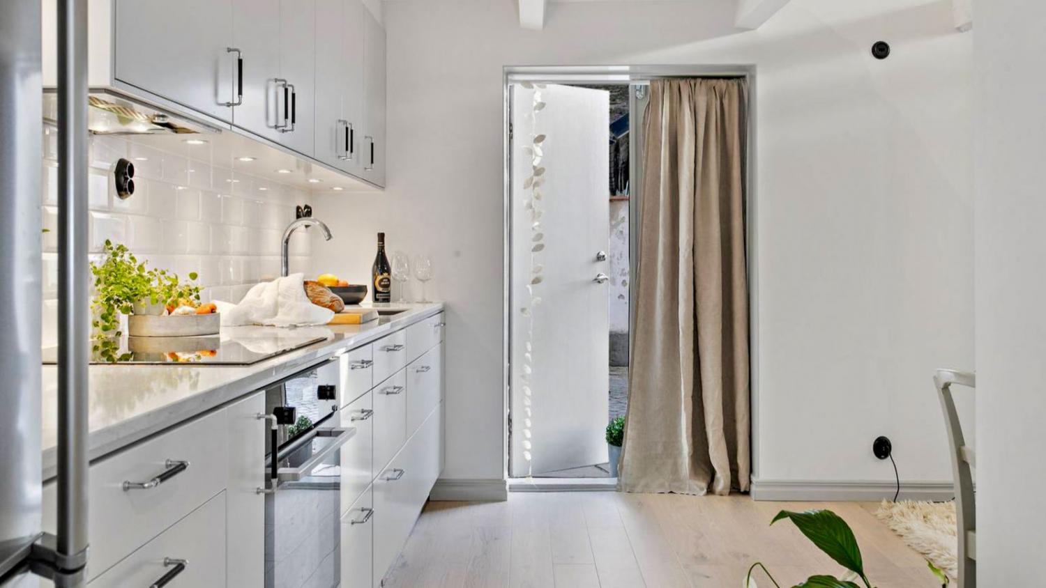 Boka 2026 - Nyrenoverat hus med egen uteplats, intill ringmuren