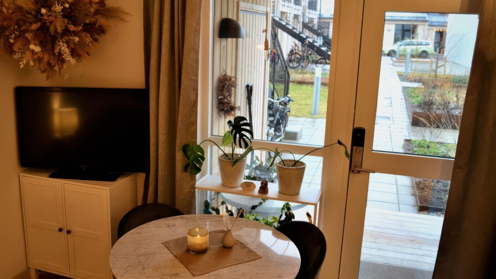 Boka 2026 - 2:a med 4 bäddar en dryg km från ringmuren