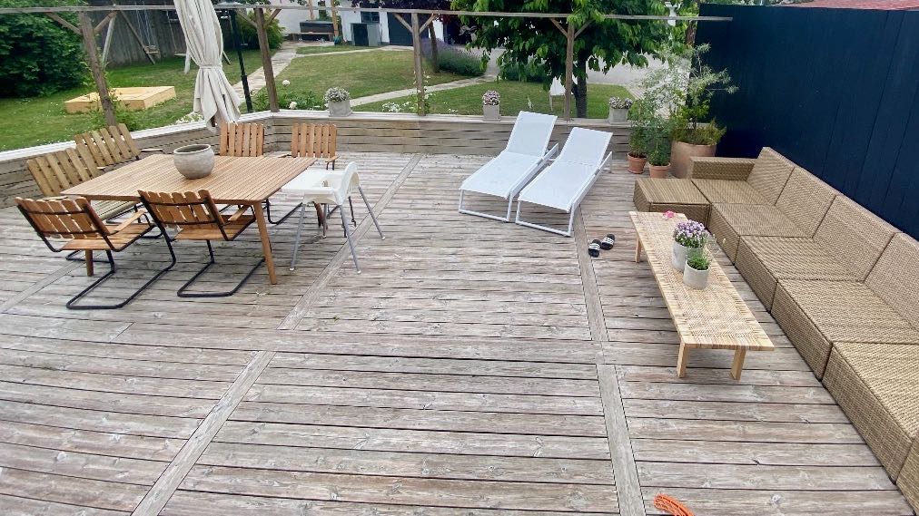 Boka 2024 - Lyxig villa på 320 m2 vid Visby centrum. 5 sovrum, 3 badrum och stor trädgård.