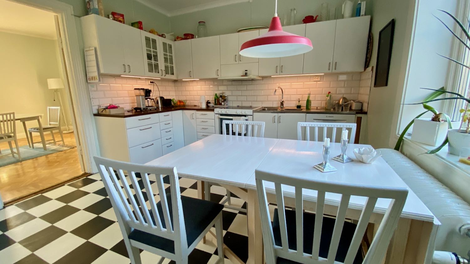 Boka MTV 2026 - Stort hus med stor mingelträdgård vid Norderport. Gångavstånd till Almedalen.