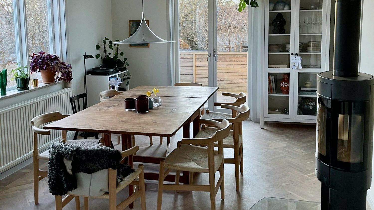 Boka 2027 - Villa på 3 plan med 4 sovrum och trädgård, några minuters promenad från ringmuren