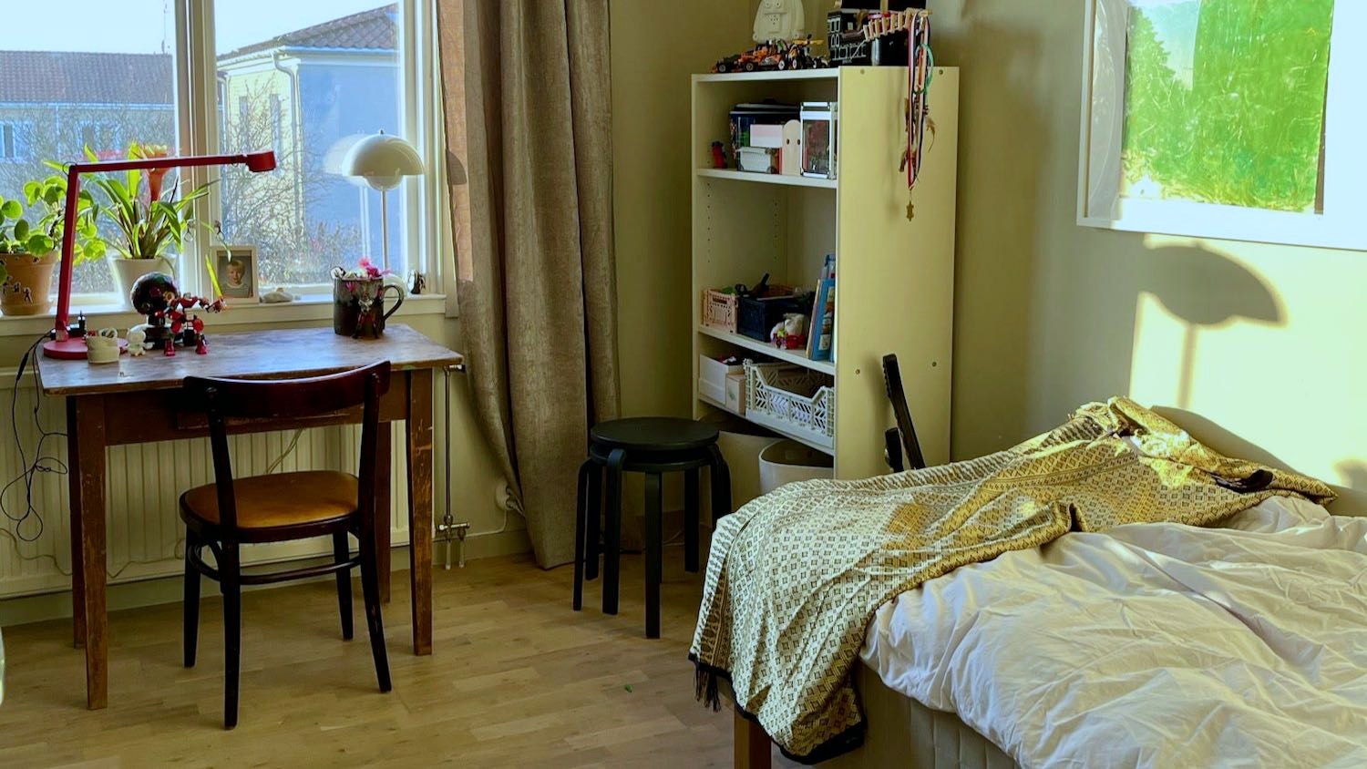 Boka 2027 - Villa på 3 plan med 4 sovrum och trädgård, några minuters promenad från ringmuren