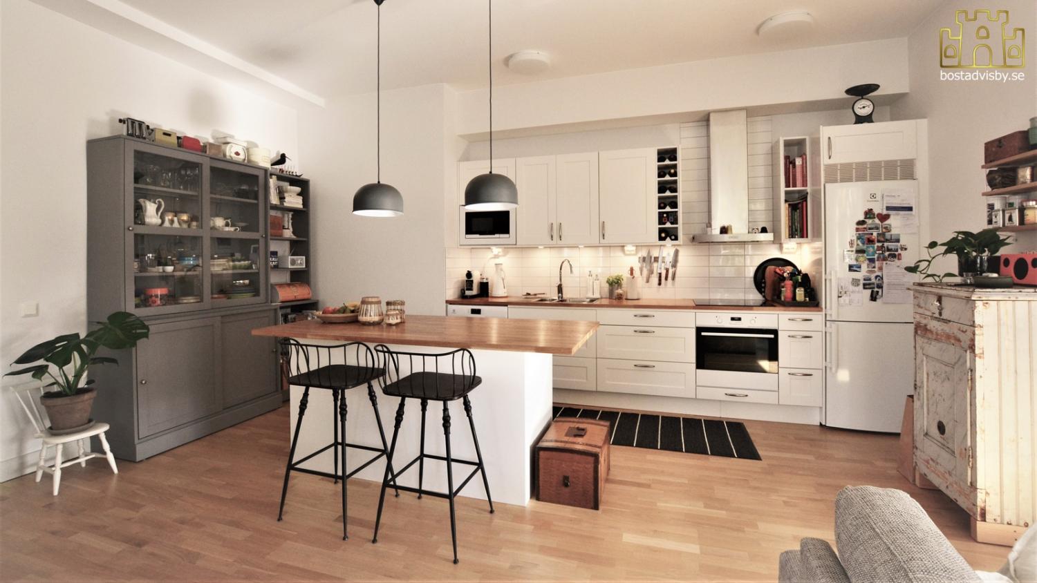 150 meter från Almedalen. Fräsch lägenhet för 5 personer.