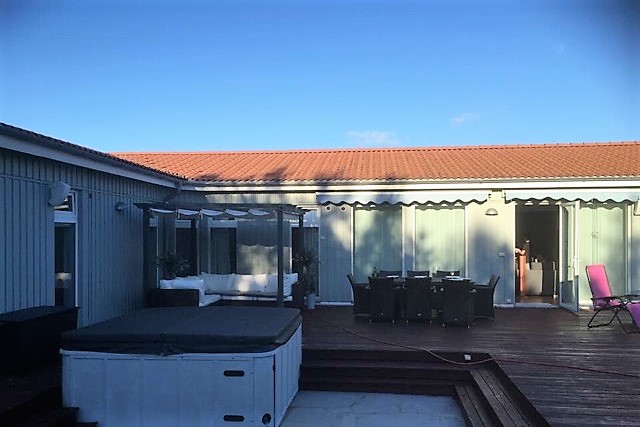 Lyxig poolvilla med 4 sovrum, 7 km söder om Visby