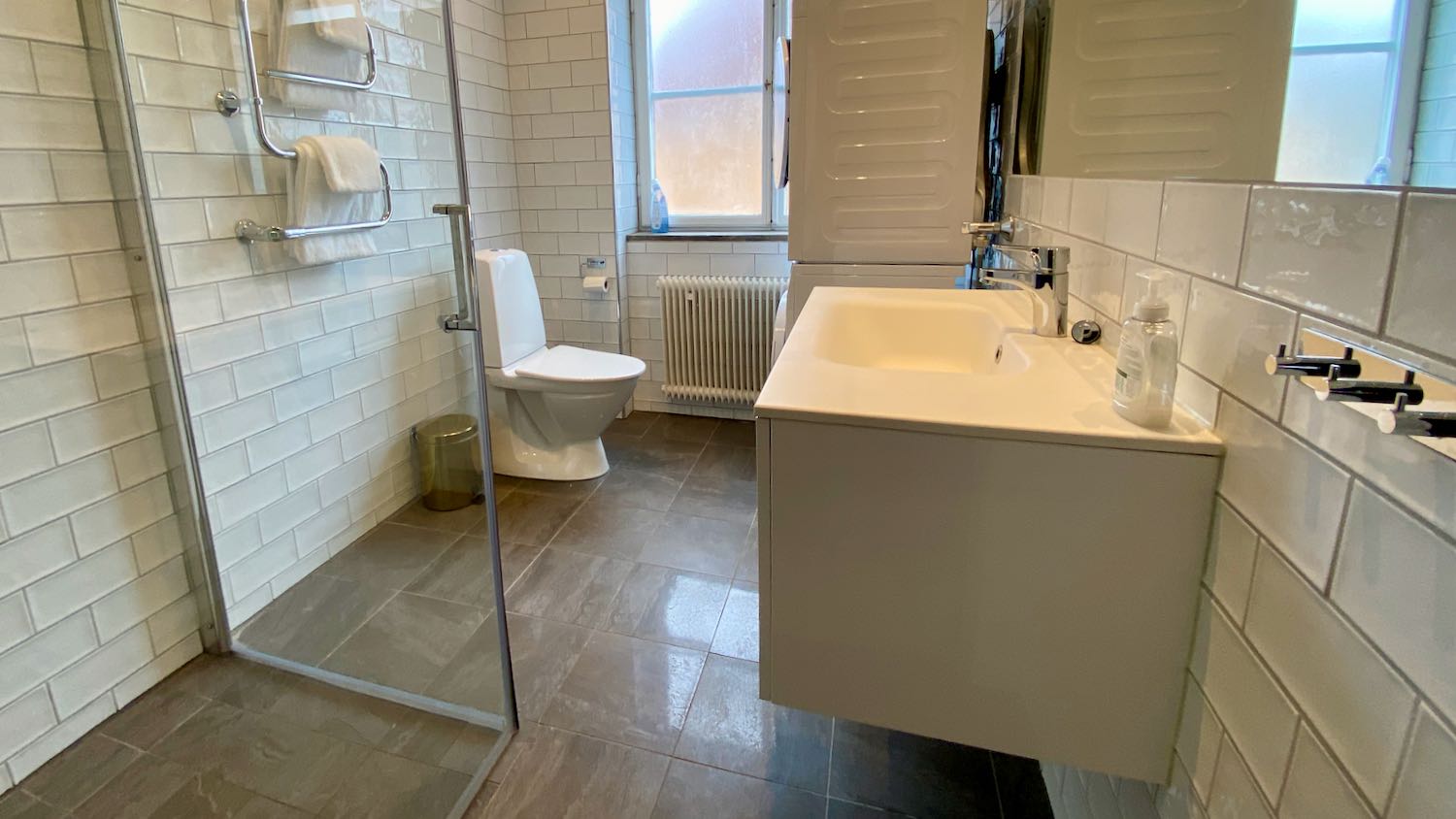 Boka 2026 - Hotell-lägenhet på Stora torget i Visby innerstad