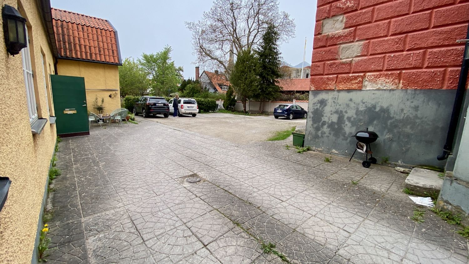 Boka 2026 Nyrenoverat radhus vid nära S:t Clemens hotell, ett stenkast från Almedalen