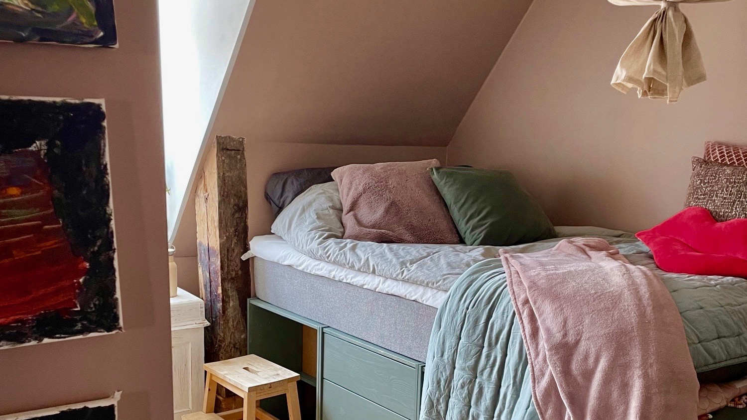 MTV 2026 - Stor etagelägenhet på 2 plan, precis intill S:t Hans ruin. Ett stenkast från Almedalen.