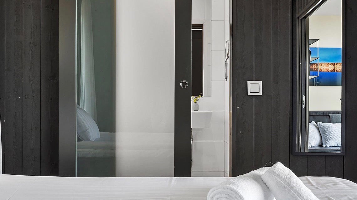 Boka 2022 - Hotell-bungalow med gångavstånd från Almedalen