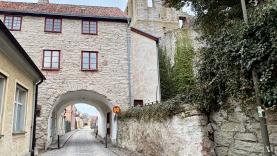 Boka 2026 - Lägenhet med anor från medeltiden, med ingång i ett portik-valv