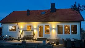 Boka 2026 - Nytt objekt 20 maj. Villa med 4 sovrum och stor uteplats – östra Visby, nära Almedalen