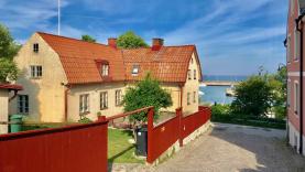 Boka 2027 - Villa med 5 sovrum och stor trädgård för mingel(200 personer) i Visby innerstad.
