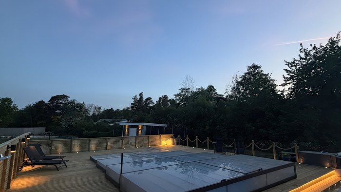 Hus med 6 sovrum, 2 badrum och uppvärmd pool vid Högklint