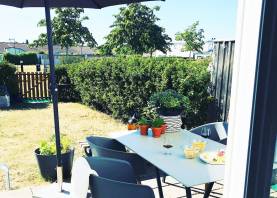 Boka 2020 - Nyrenoverat radhus med 4 sovrum 1,7 km från ringmuren