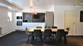 Boka 2022 - Stor hotellägenhet - På Adelsgatan i innerstan